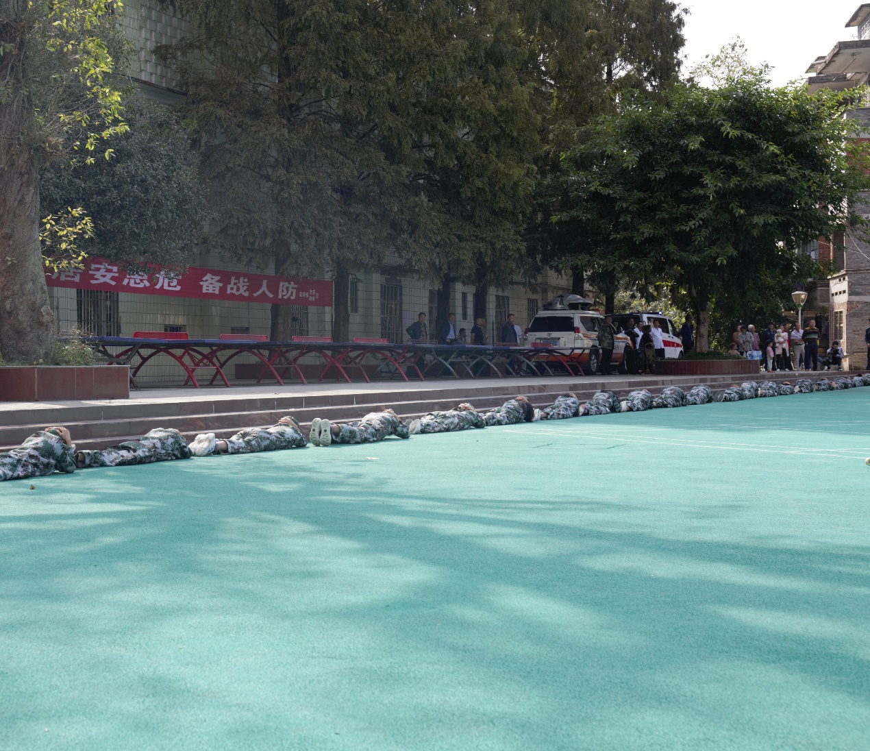 梁平区人民防空办组织开展中学防空袭演练